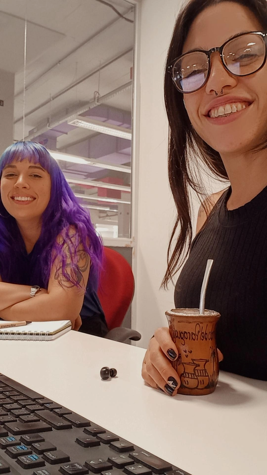 Ana y Giuliana trabajando juntas